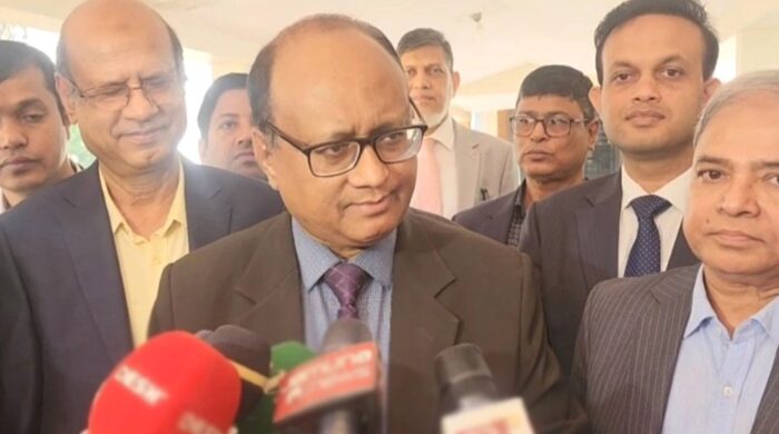 দুর্নীতিতে অভিযুক্তদের পাশের দেশ থেকে ফিরিয়ে আনা হবে, দুদক চেয়ারম্যান