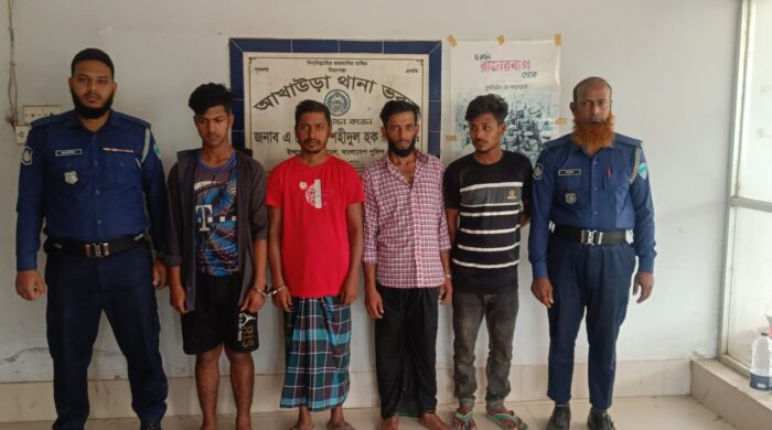 আখাউড়া থানা পুলিশের অভিযানে আটক পাঁচ