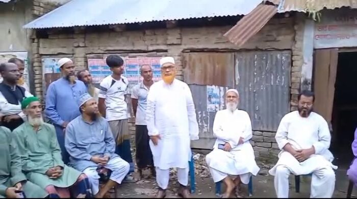 গাইবান্ধার গোবিন্দগঞ্জে ঝড়ে নিহত ব্যক্তির পরিবারের পাশে জামায়াতের এমপি প্রার্থী ডা. আব্দুর রহিম সরকার