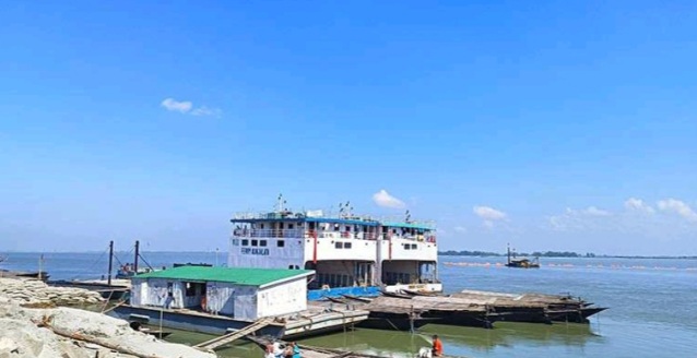 সাড়ে ৪ মাস পর চিলমারী-রৌমারী রুটে ফেরি চলাচল শুরু