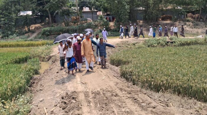 জামায়াত নেতার উদ্যোগে নদী ভাঙ্গন পরিদর্শন