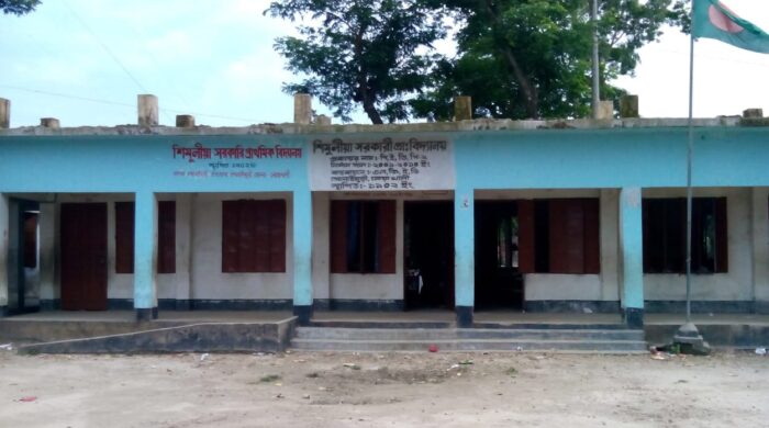 ৩ দফা দাবিতে প্রাথমিক শিক্ষকদের কর্ম বিরতি