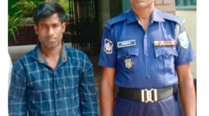 উলিপুরে আল্লাহ ও নবী-রাসুল‌দের নি‌য়ে কুটূ‌ক্তির অভিযোগে যুবক আটক