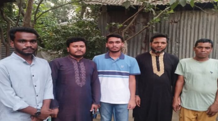 সিরাজগঞ্জে হিন্দু ছাত্রের বিশ্ববিদ্যালয়ে ভর্তির দায়িত্ব নিলেন বাংলাদেশ ইসলামী ছাত্র শিবির সিরাজগঞ্জ শাখা