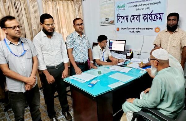 আত্রাইয়ে হিসাবরক্ষণ অফিসে বিশেষ সেবা কার্যক্রম চলছে
