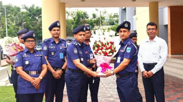 ঢাকা রেঞ্জের ডিআইজি'র উপস্থিতিতে মাদারীপুর পুলিশ প্রশাসনের বিশেষ অপরাধ ও কল্যাণ সভা অনুষ্ঠিত