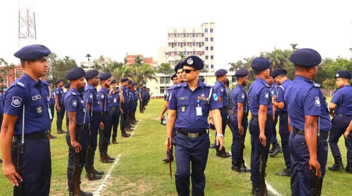 মাদারীপুর জেলা পুলিশের মাষ্টার প্যারেড অনুষ্ঠিত