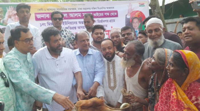 পরশুরামে অগ্নিকান্ডে ক্ষতিগ্রস্থ অসহায় দুই বোনকে গরু উপহার দিলেন রফিকুল আলম মজনু