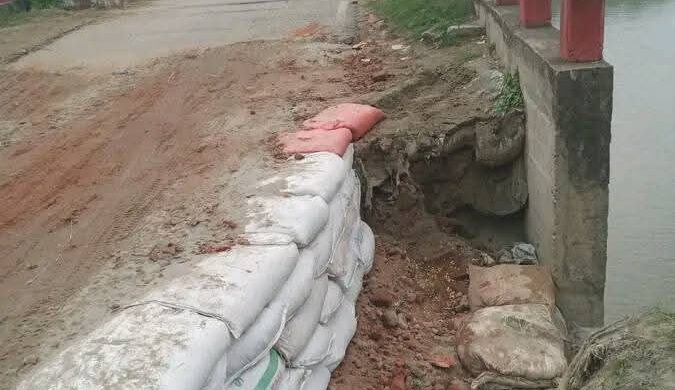 মোটেরপাড় ব্রিজের অবস্থা সংকটজনক