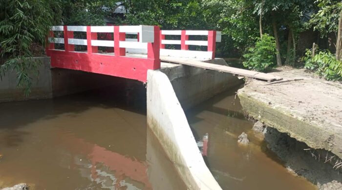 কালভার্ট আছে, নেই সংযোগ সড়ক দুর্ভোগে স্থানীয়রা।