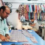 চাঁপাইনবাবগঞ্জে পবিত্র ঈদুল ফিতর সামনে দর্জিরা কাপড় সেলাই করছেন